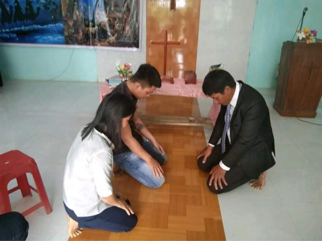 Leading Couple to Christ